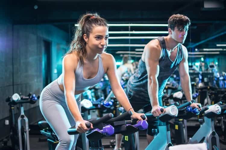 Los 5 Principales Beneficios del Indoor Cycling